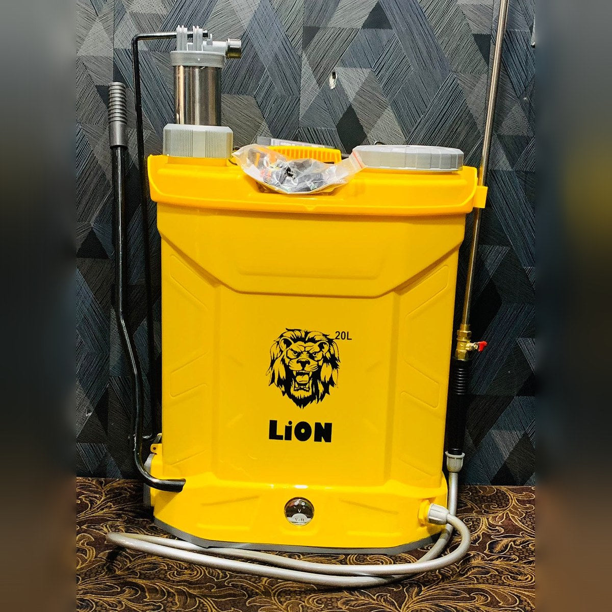 LION, 2 IN 1 STEEL PUMP