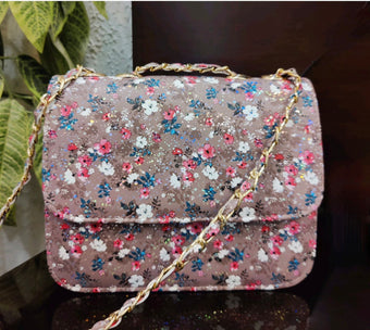 compare product 🌸 Floral Chain Strap Crossbody Bag – Elegant & Trendy