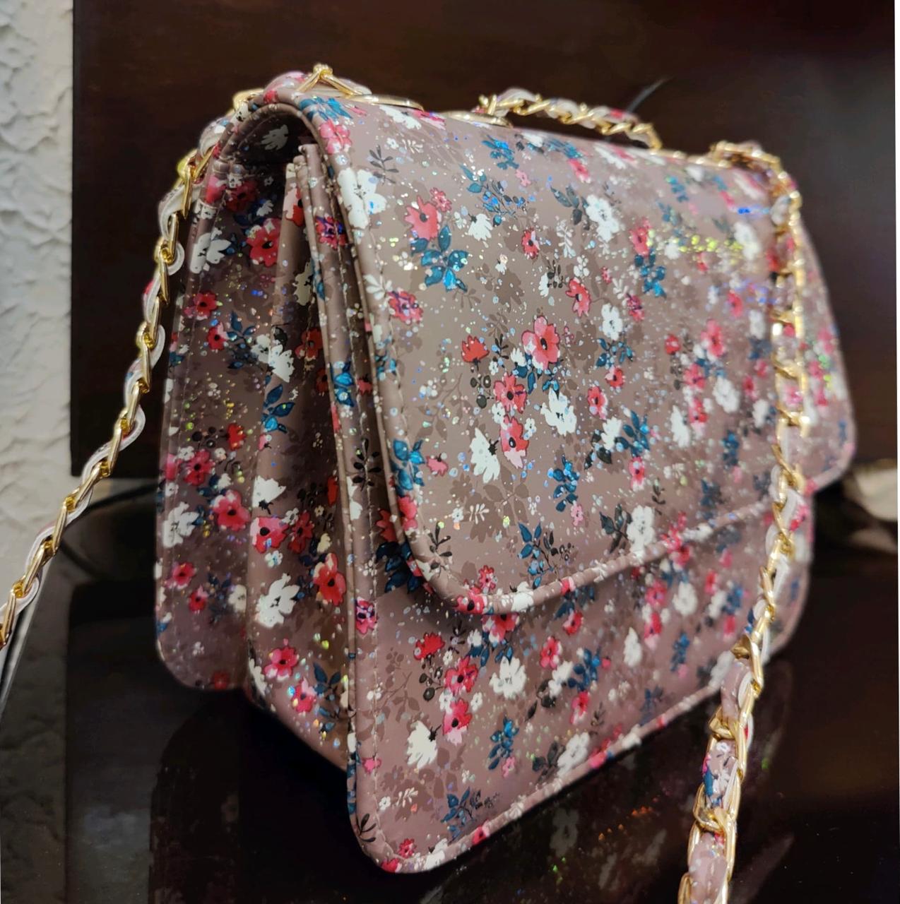 🌸 Floral Chain Strap Crossbody Bag – Elegant &amp; Trendy