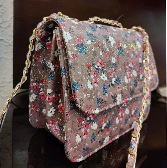 🌸 Floral Chain Strap Crossbody Bag – Elegant &amp; Trendy