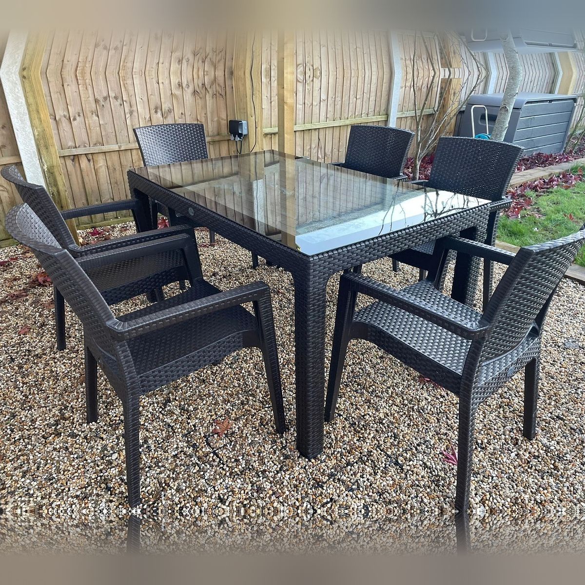 Rattan Effect Garden Furniture Set – Glass Top Dining Table 6 Stackable Chairs